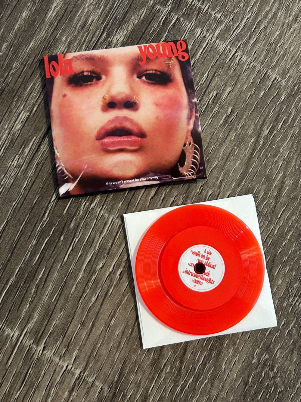 Mini Brands Vinyl - Lola Young Pre-Recall Verison - Picture 3 of 4